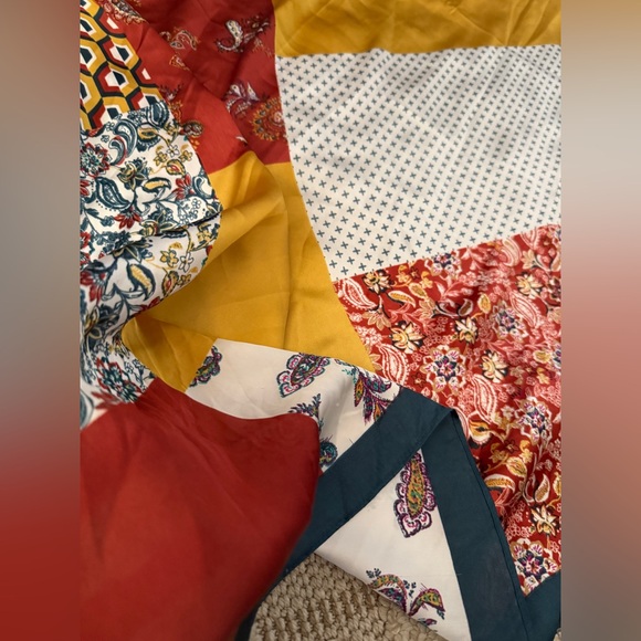 Patchwork style silky oversized scarf wrap 40x42” with Multicolor Design - Picture 2 of 5